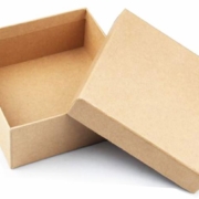 ¿Cuál es la diferencia entre cajas de cartón y cajas de cartón ondulado?